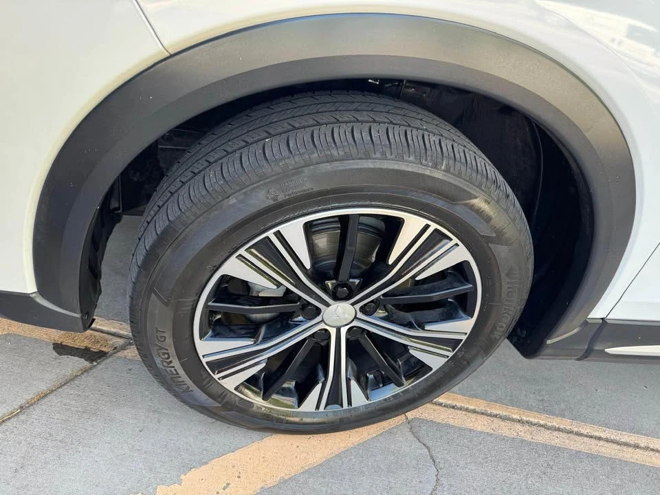 2019 Mitsubishi Eclipse Cross - Image 14 of 14