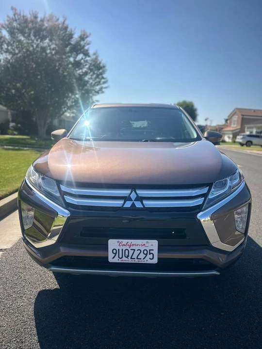 2017 Mitsubishi Eclipse Cross - Image 2 of 24