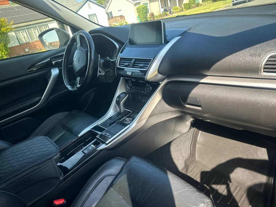 2017 Mitsubishi Eclipse Cross - Image 16 of 24
