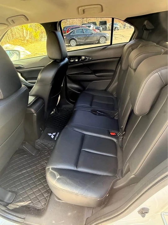 2019 Mitsubishi Eclipse Cross - Image 8 of 9