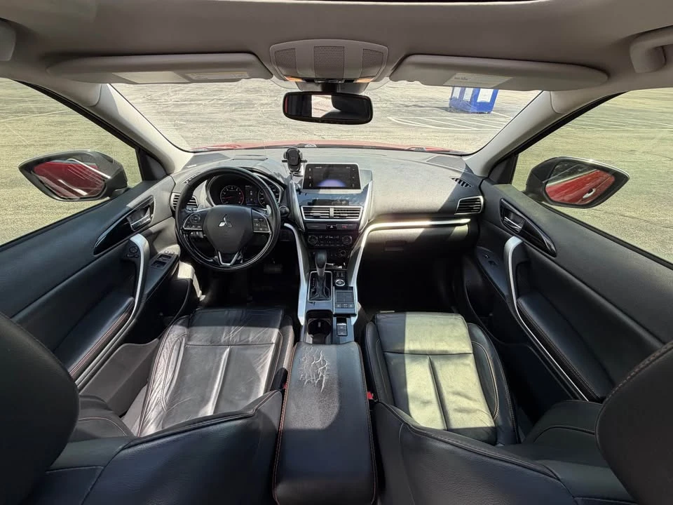 2019 Mitsubishi Eclipse Cross - Image 9 of 17