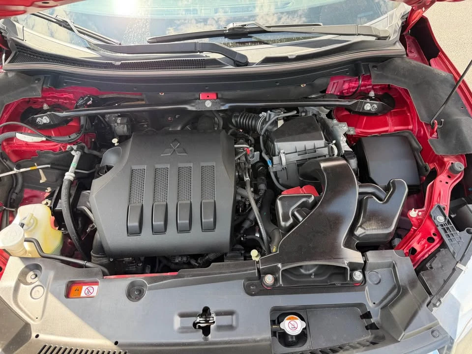 2019 Mitsubishi Eclipse Cross - Image 15 of 17