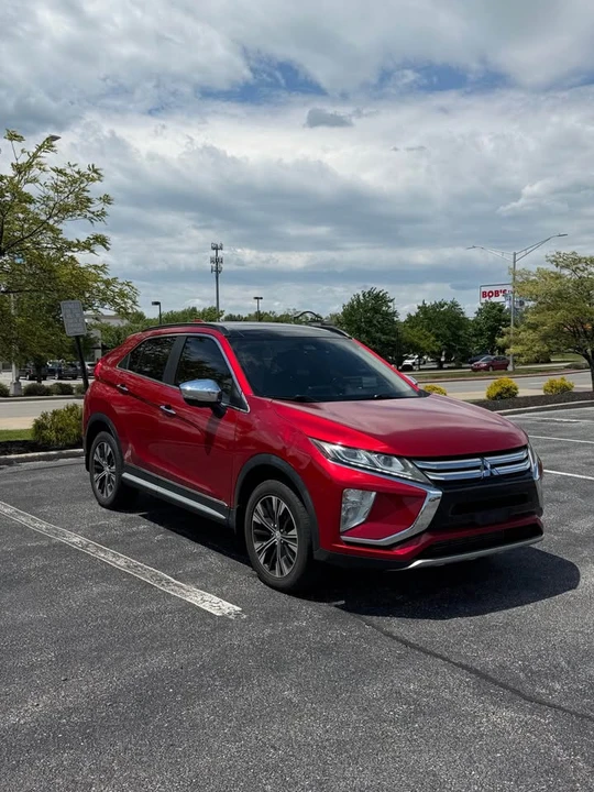 2019 Mitsubishi Eclipse Cross - Image 2 of 17