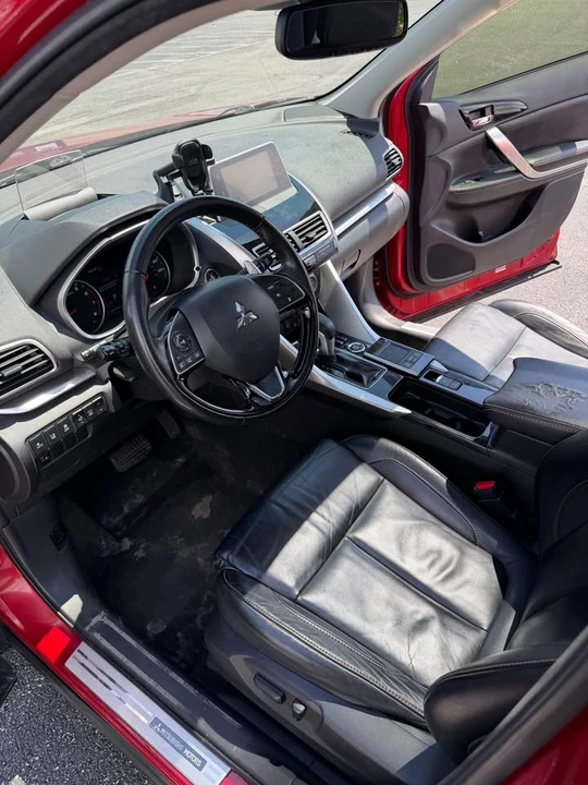 2019 Mitsubishi Eclipse Cross - Image 11 of 17