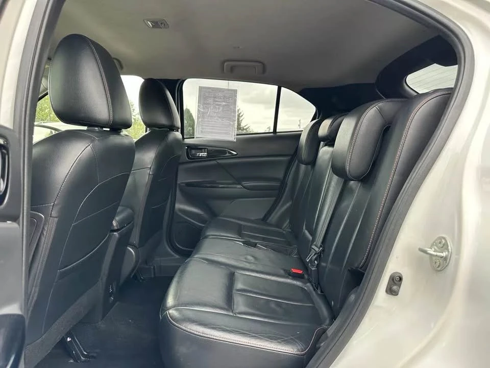 2019 Mitsubishi Eclipse Cross - Image 10 of 17
