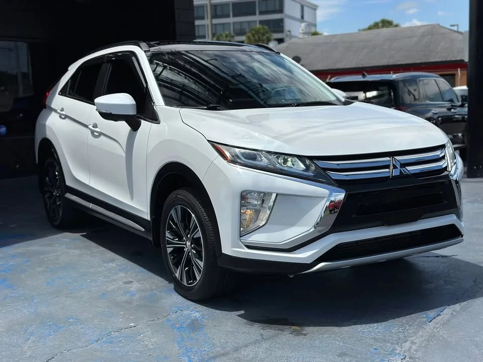2019 Mitsubishi Eclipse Cross - Image 2 of 10