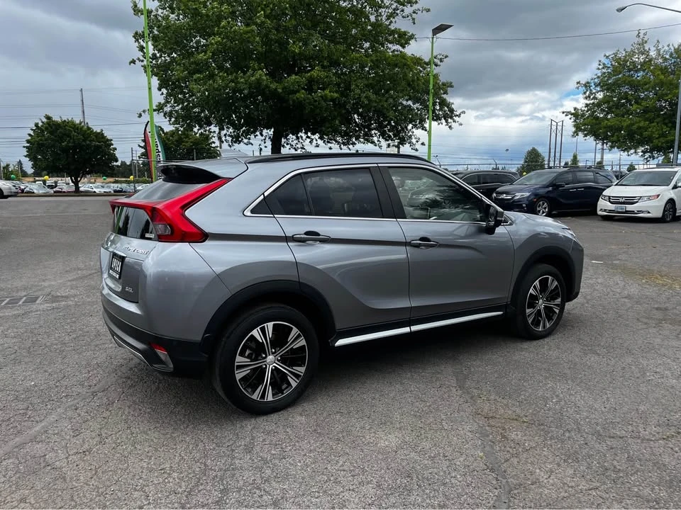 2019 Mitsubishi Eclipse Cross - Image 2 of 18