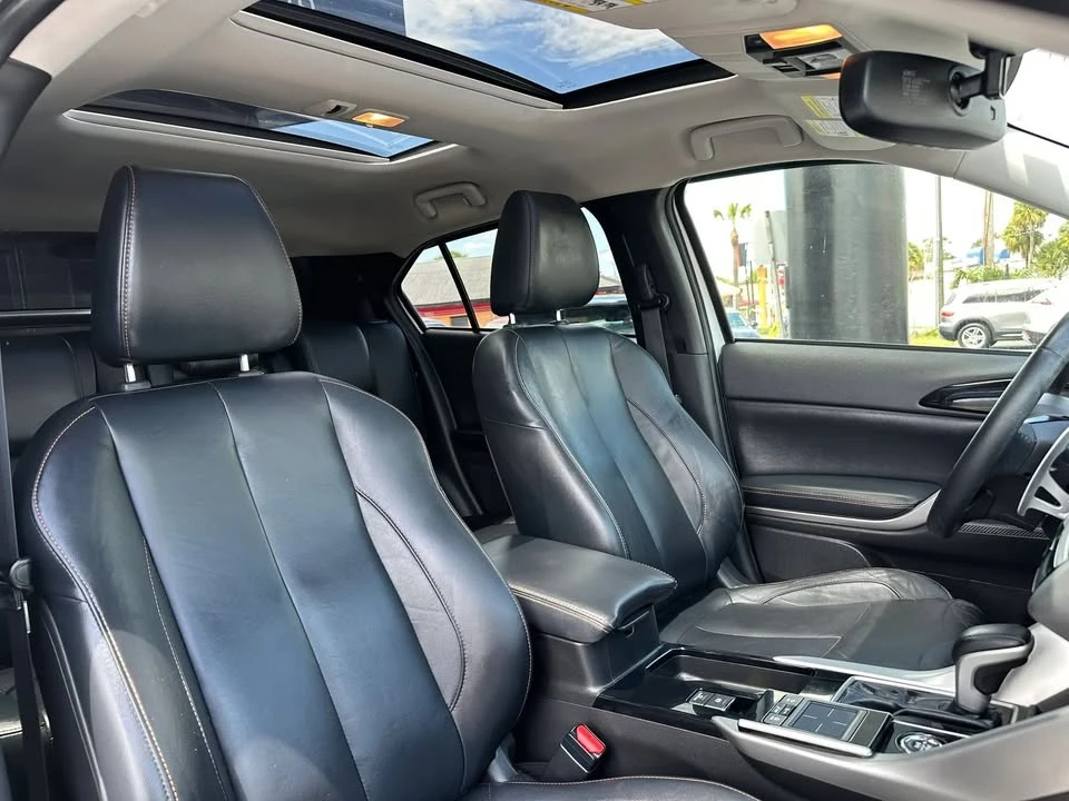 2019 Mitsubishi Eclipse Cross - Image 9 of 10