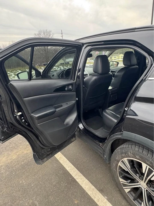 2019 Mitsubishi Eclipse Cross - Image 11 of 20
