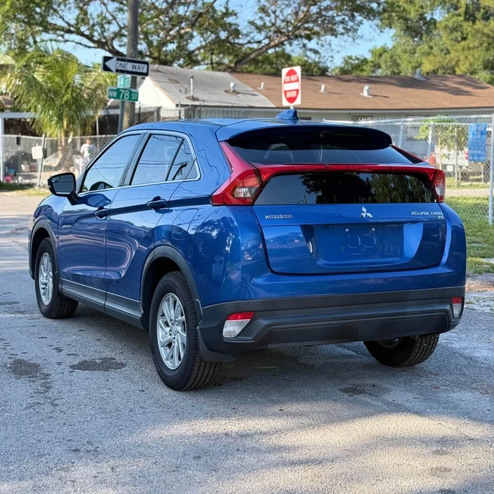 2019 Mitsubishi Eclipse Cross - Image 2 of 10