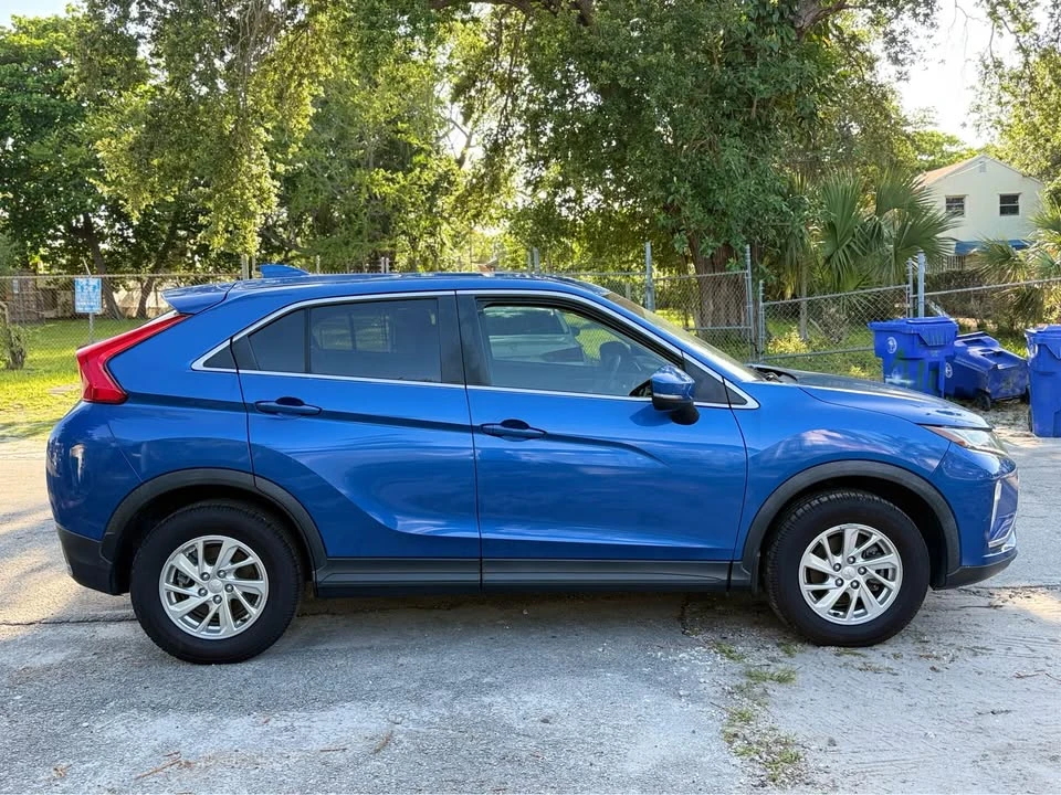 2019 Mitsubishi Eclipse Cross - Image 3 of 10