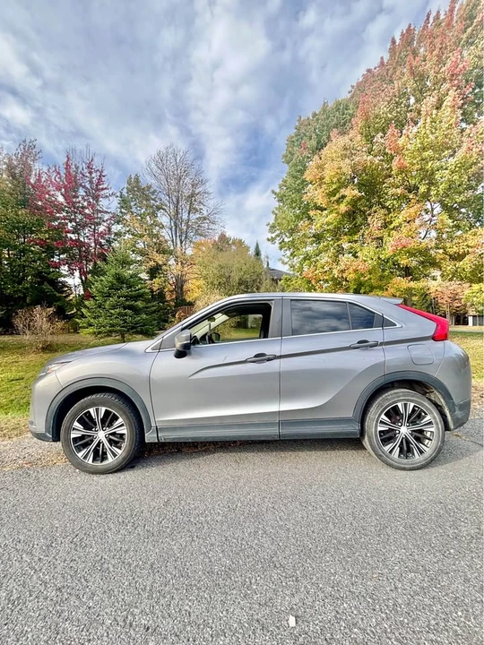 2019 Mitsubishi Eclipse Cross - Image 2 of 4