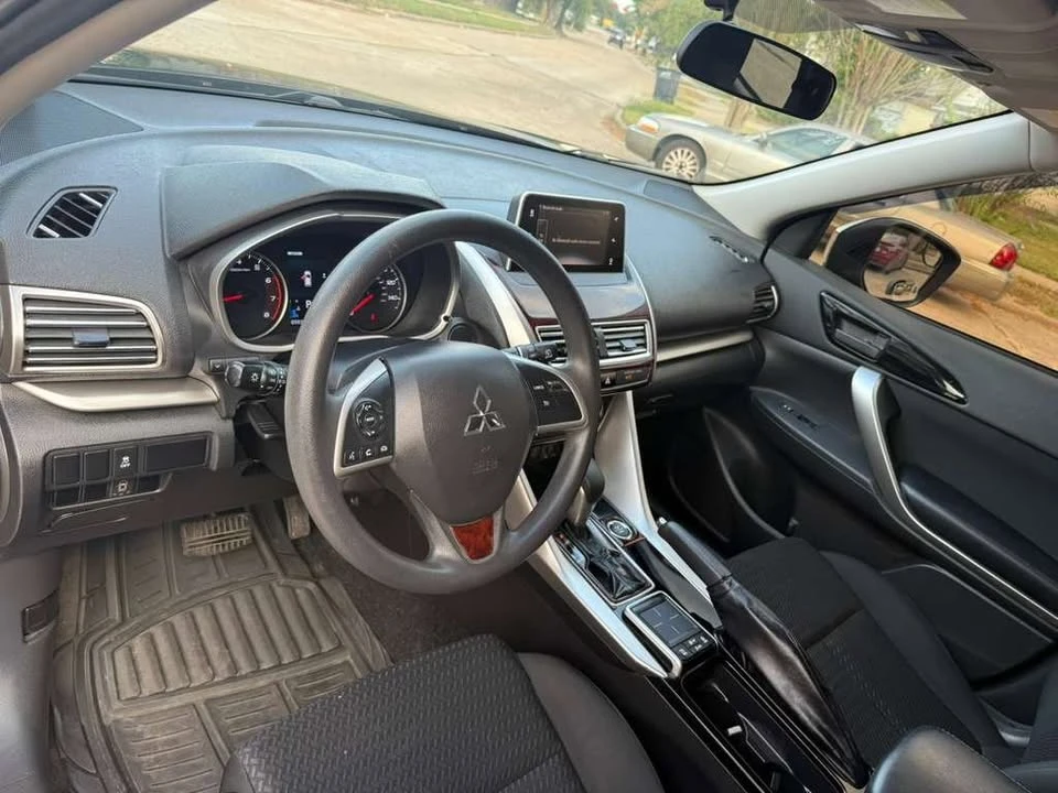 2019 Mitsubishi Eclipse Cross - Image 10 of 15