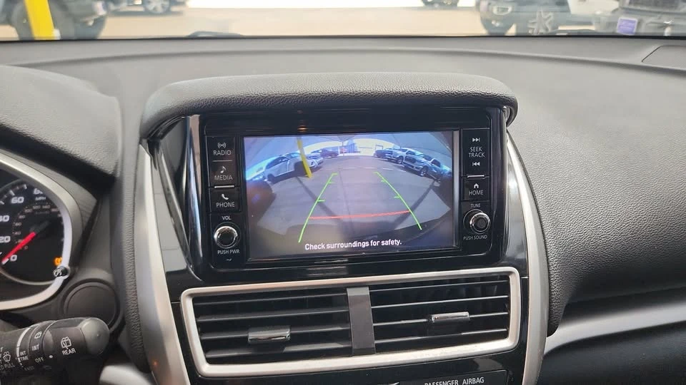2019 Mitsubishi Eclipse Cross - Image 13 of 20