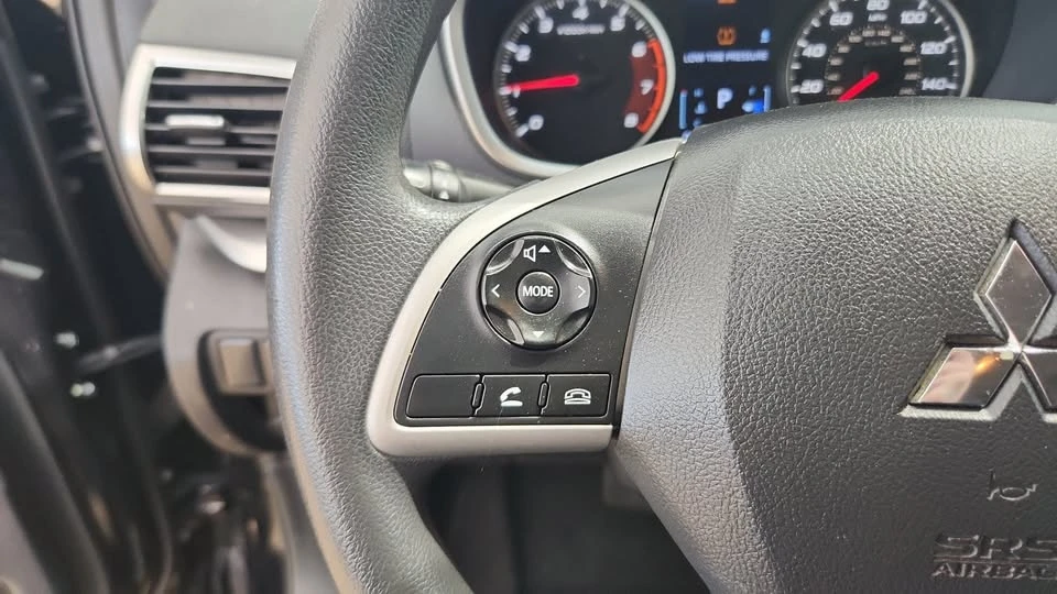 2019 Mitsubishi Eclipse Cross - Image 15 of 20