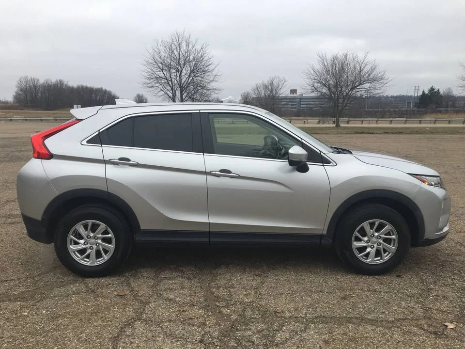 2019 Mitsubishi Eclipse Cross - Image 6 of 17
