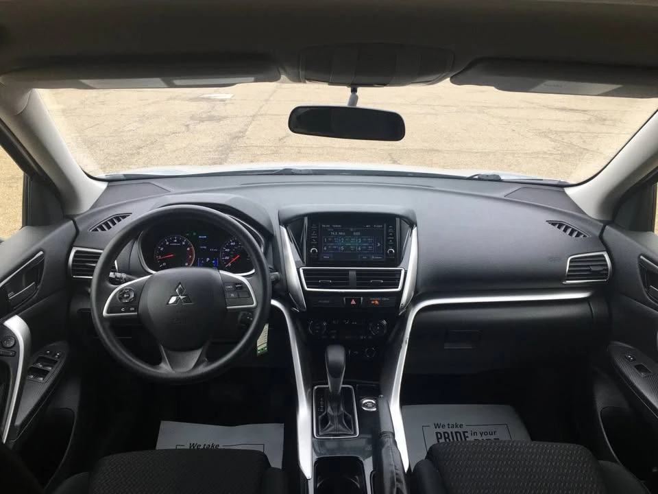 2019 Mitsubishi Eclipse Cross - Image 12 of 17