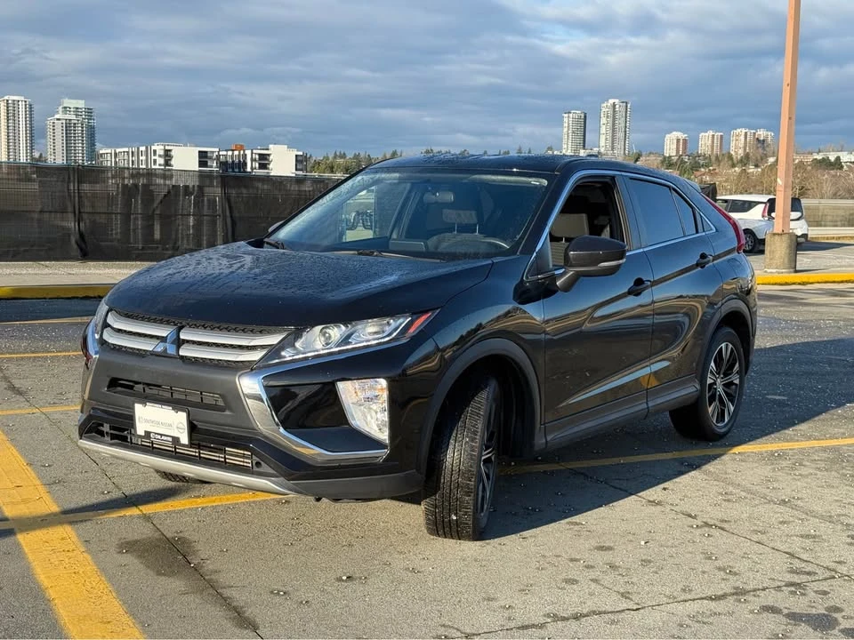 2019 Mitsubishi Eclipse Cross - Image 2 of 16