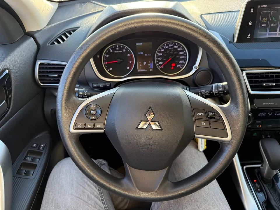 2019 Mitsubishi Eclipse Cross - Image 8 of 16