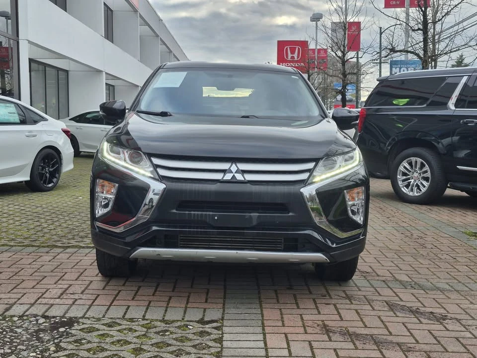 2019 Mitsubishi Eclipse Cross - Image 2 of 16