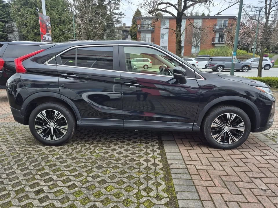 2019 Mitsubishi Eclipse Cross - Image 4 of 16