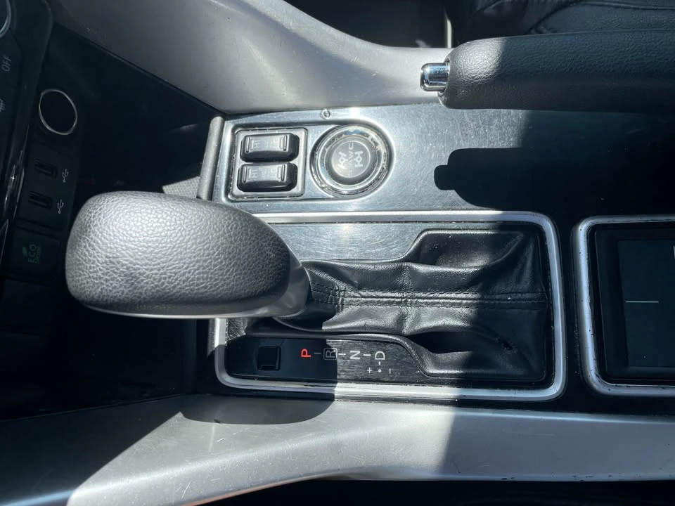 2019 Mitsubishi Eclipse Cross - Image 7 of 10