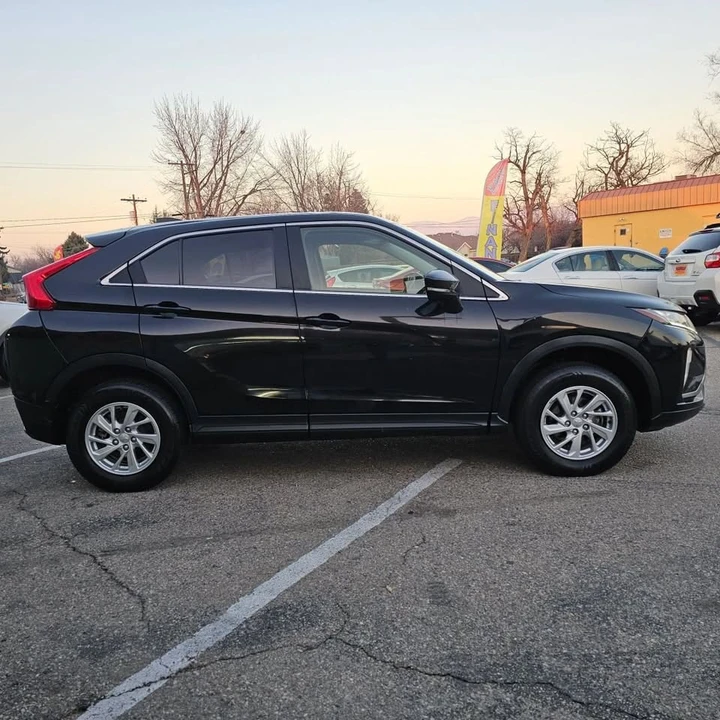 2019 Mitsubishi Eclipse Cross - Image 4 of 16