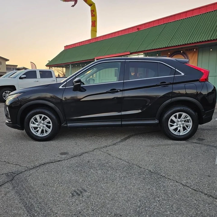 2019 Mitsubishi Eclipse Cross - Image 8 of 16