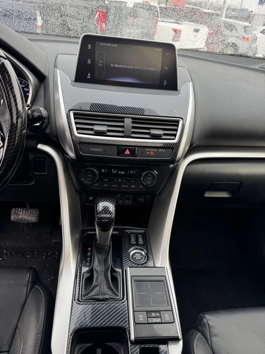 2019 Mitsubishi Eclipse Cross - Image 17 of 19