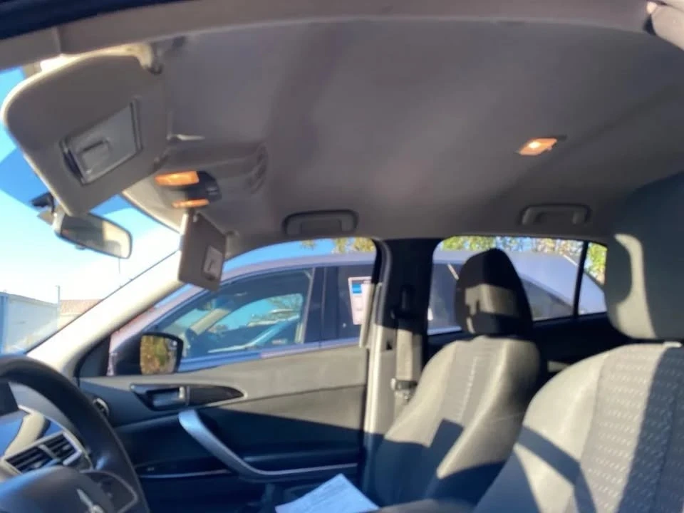 2019 Mitsubishi Eclipse Cross - Image 7 of 12
