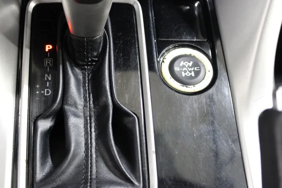 2019 Mitsubishi Eclipse Cross - Image 16 of 20