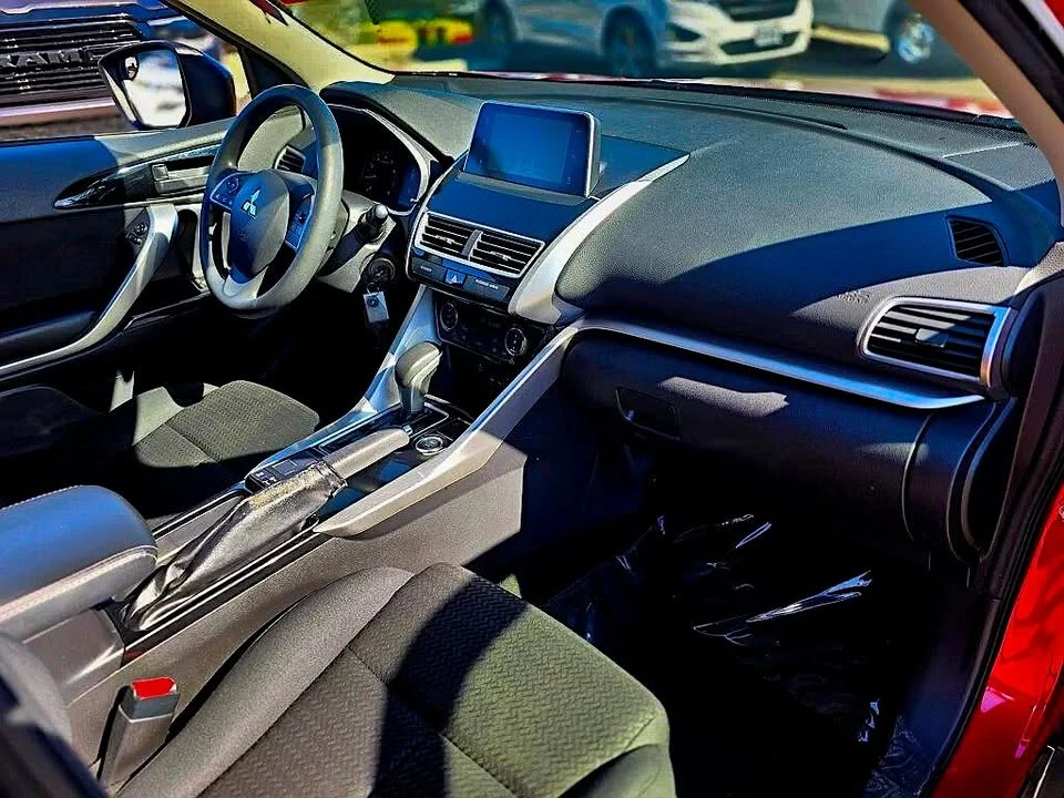 2019 Mitsubishi Eclipse Cross - Image 6 of 17