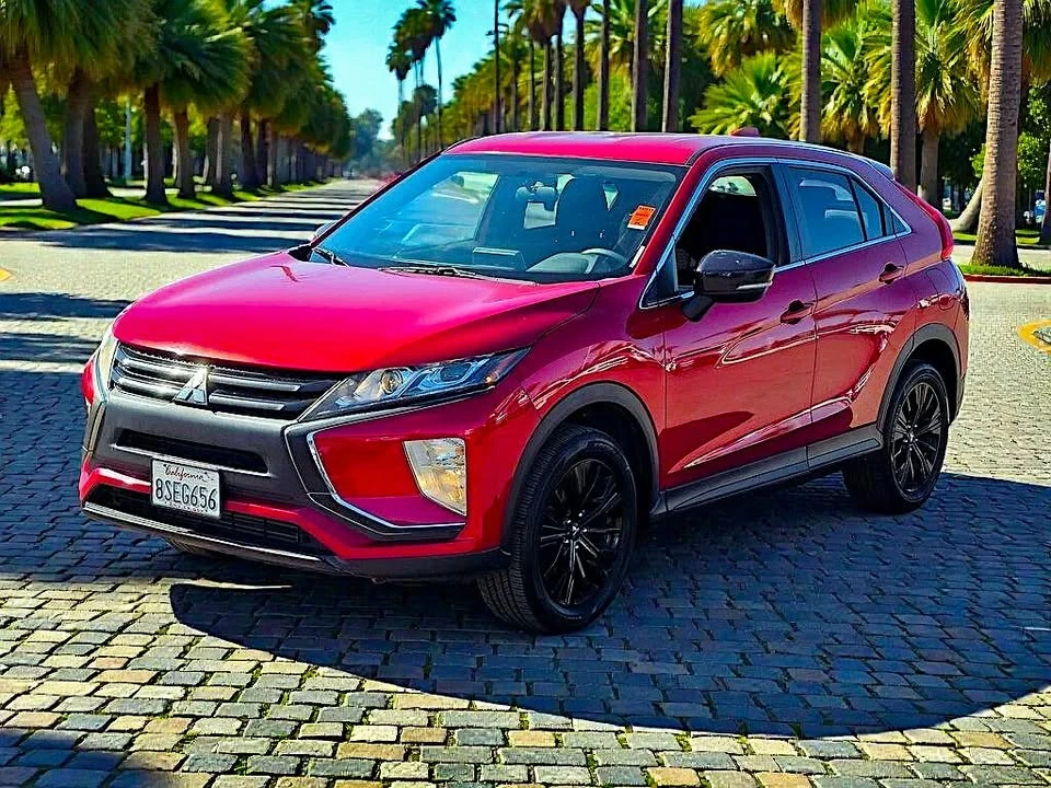 2019 Mitsubishi Eclipse Cross - Image 3 of 17