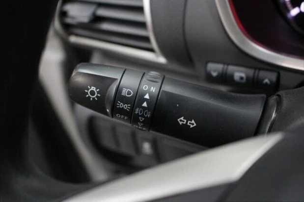 2019 Mitsubishi Eclipse Cross - Image 13 of 20