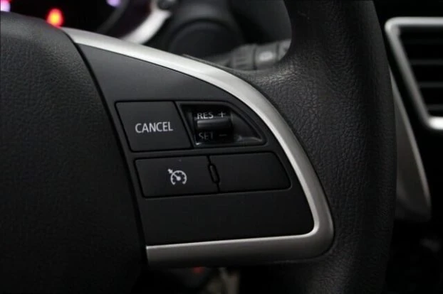 2019 Mitsubishi Eclipse Cross - Image 12 of 20