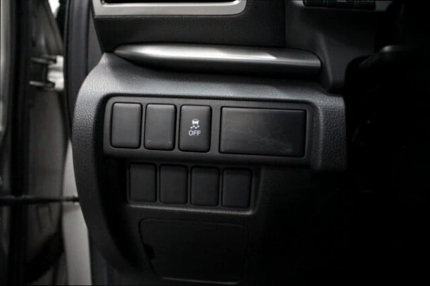 2019 Mitsubishi Eclipse Cross - Image 9 of 20