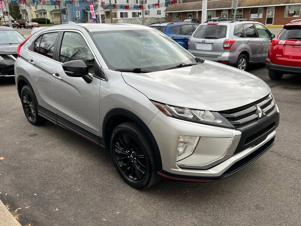 2019 Mitsubishi Eclipse Cross - Image 2 of 10