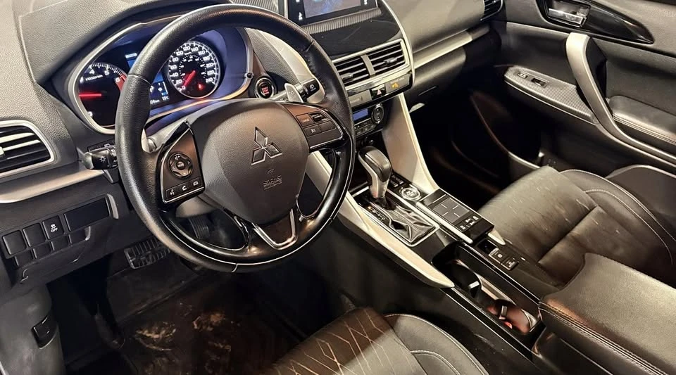 2019 Mitsubishi Eclipse Cross - Image 11 of 20