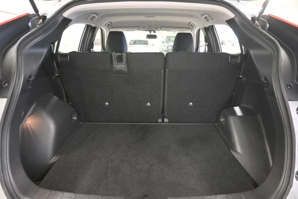 2019 Mitsubishi Eclipse Cross - Image 10 of 12