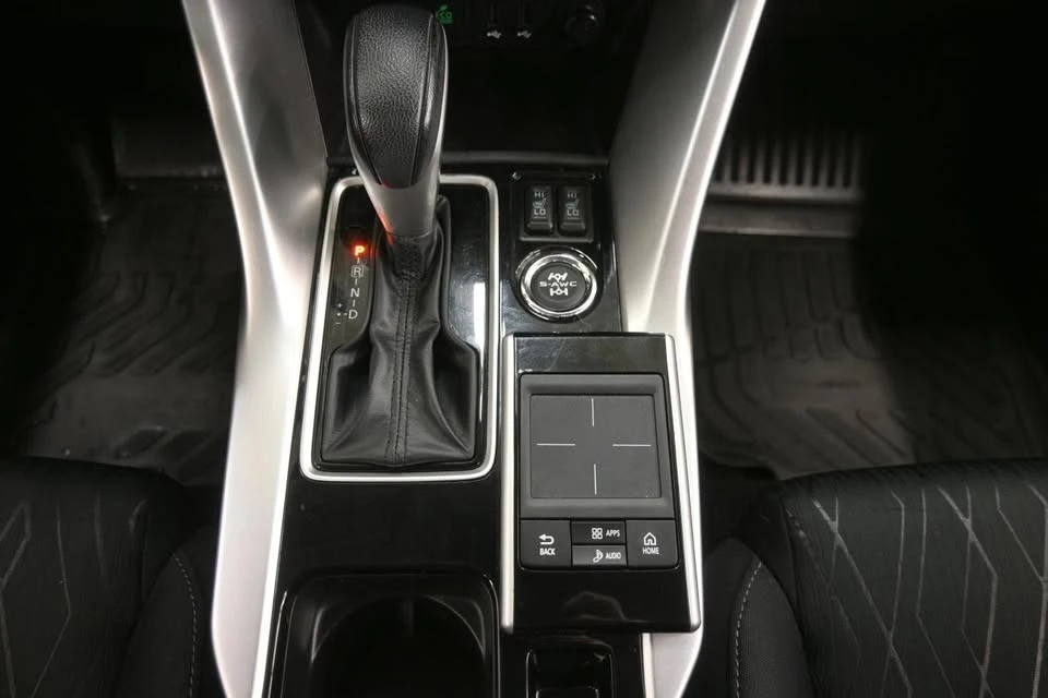 2019 Mitsubishi Eclipse Cross - Image 9 of 12