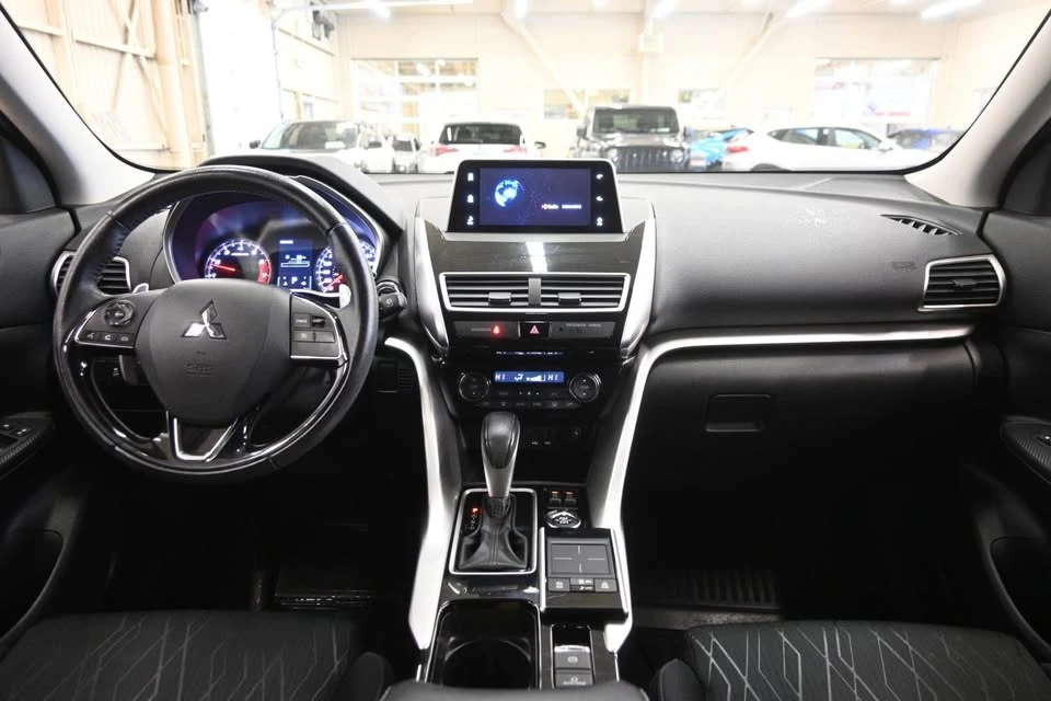 2019 Mitsubishi Eclipse Cross - Image 8 of 12