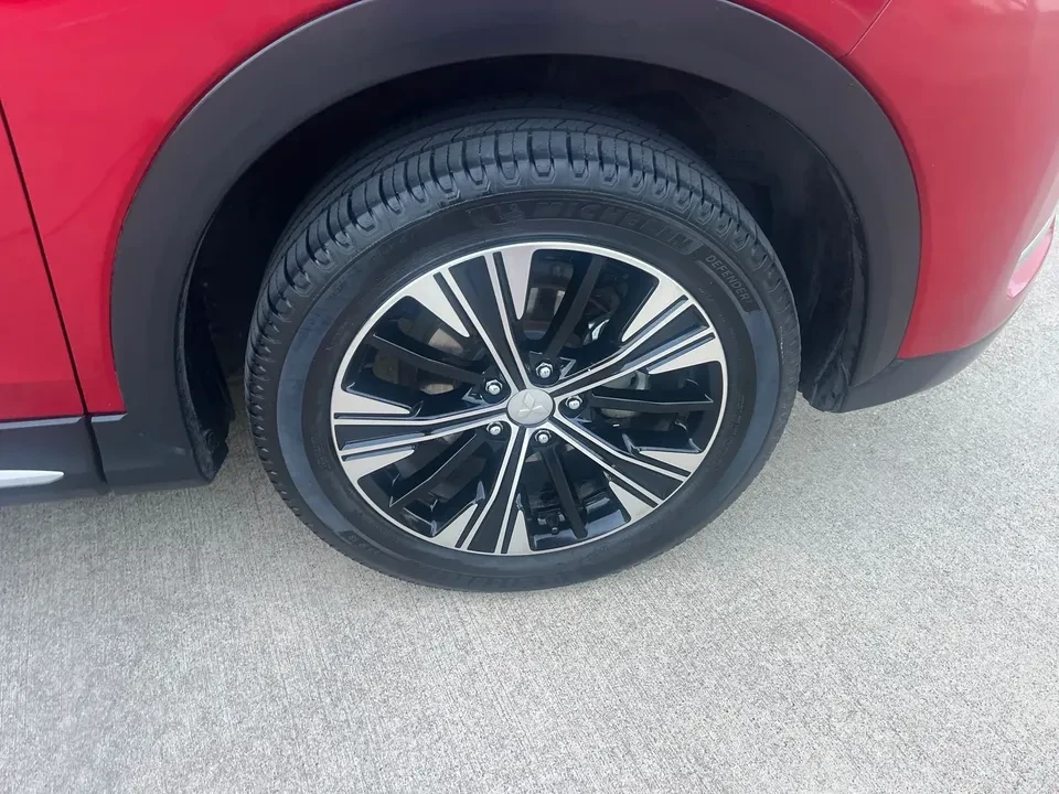 2019 Mitsubishi Eclipse Cross - Image 12 of 20