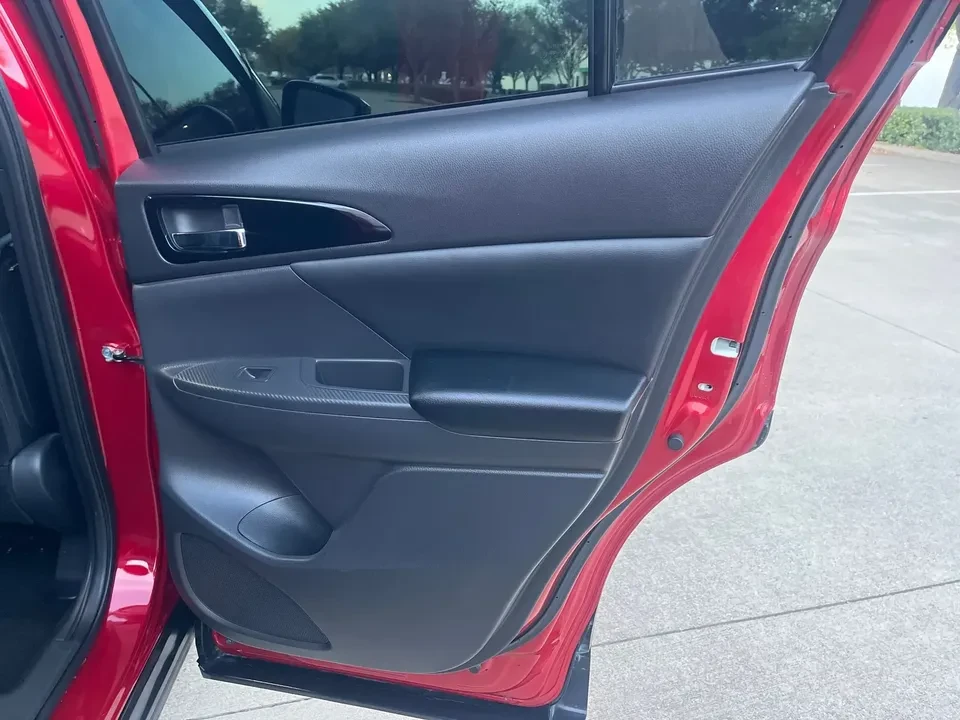 2019 Mitsubishi Eclipse Cross - Image 18 of 20