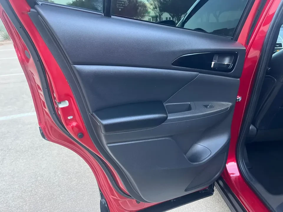 2019 Mitsubishi Eclipse Cross - Image 16 of 20