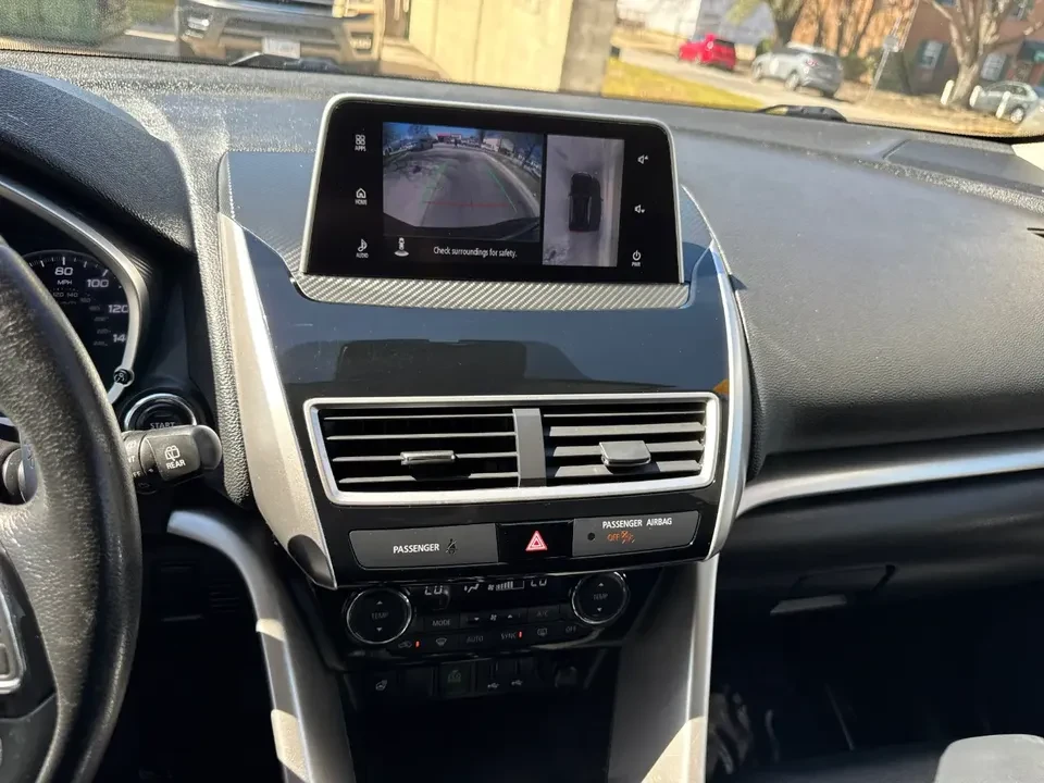 2019 Mitsubishi Eclipse Cross - Image 16 of 20
