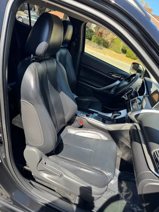 2019 Mitsubishi Eclipse Cross - Image 13 of 20