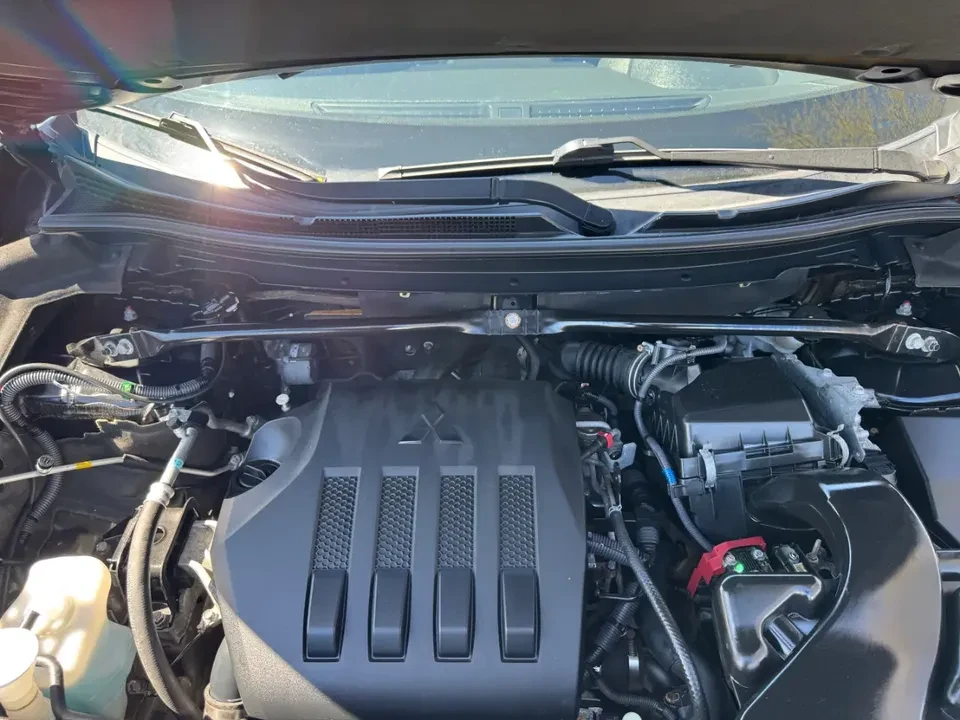 2019 Mitsubishi Eclipse Cross - Image 18 of 20
