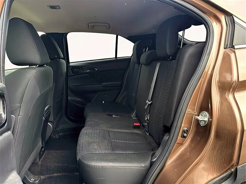 2019 Mitsubishi Eclipse Cross - Image 2 of 10
