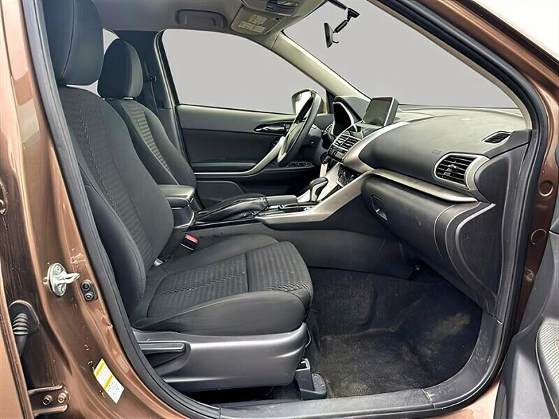 2019 Mitsubishi Eclipse Cross - Image 3 of 10