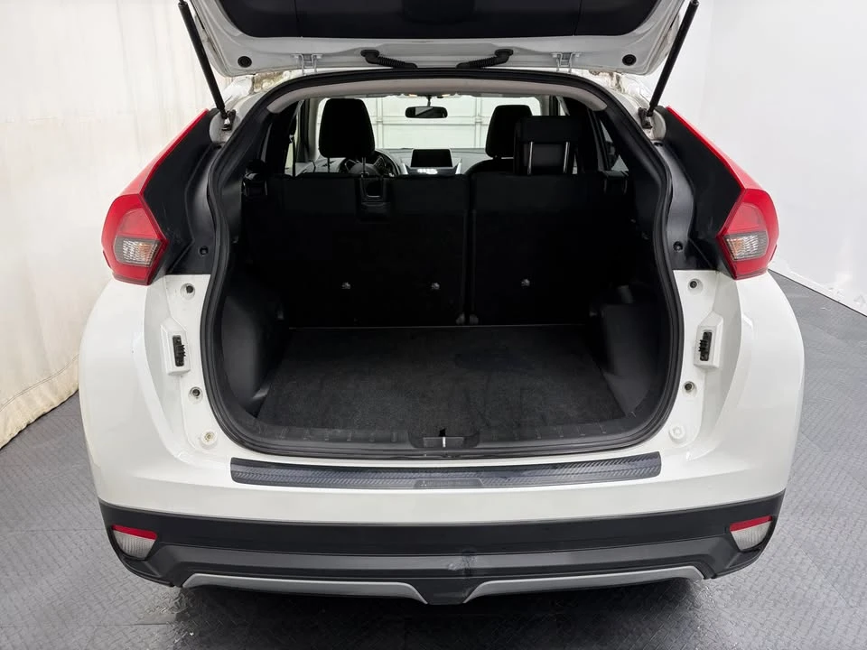 2019 Mitsubishi Eclipse Cross - Image 7 of 12
